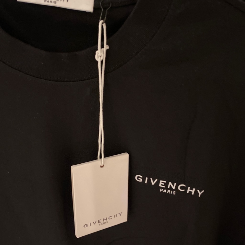 Givenchy black tee - Picture 2 of 3